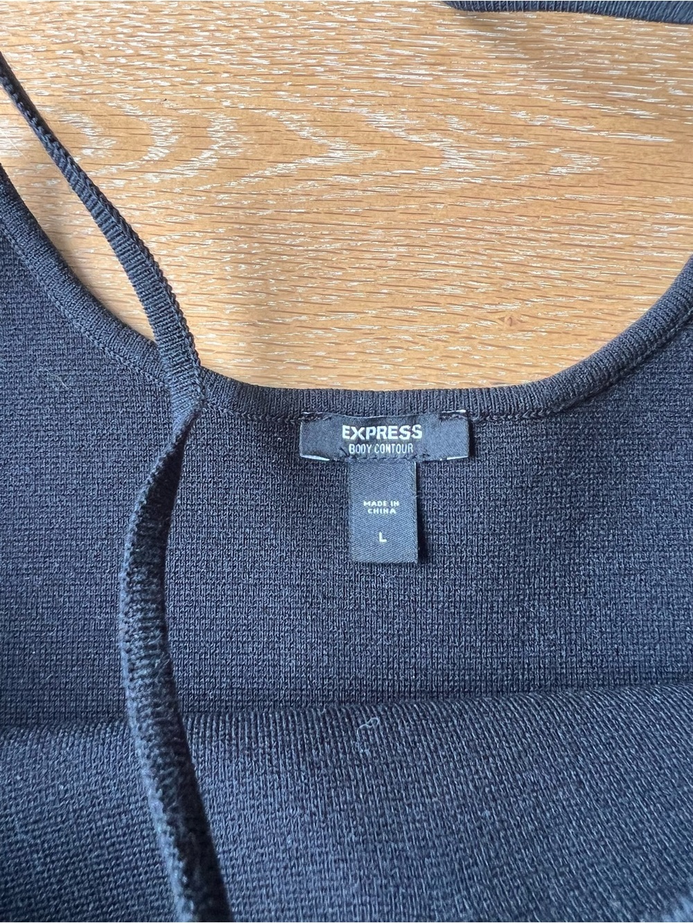 Express | Black Ribbed V-Neck Cropped Cami - Picture 3 of 4